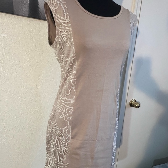 Tee N Rose Taupe Top - Picture 10 of 15